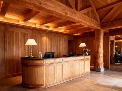 Comptoir Arrondi en Bois massif et Granit Val d'Isere | 400