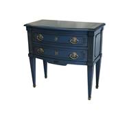 Petite commode de style louis XVI